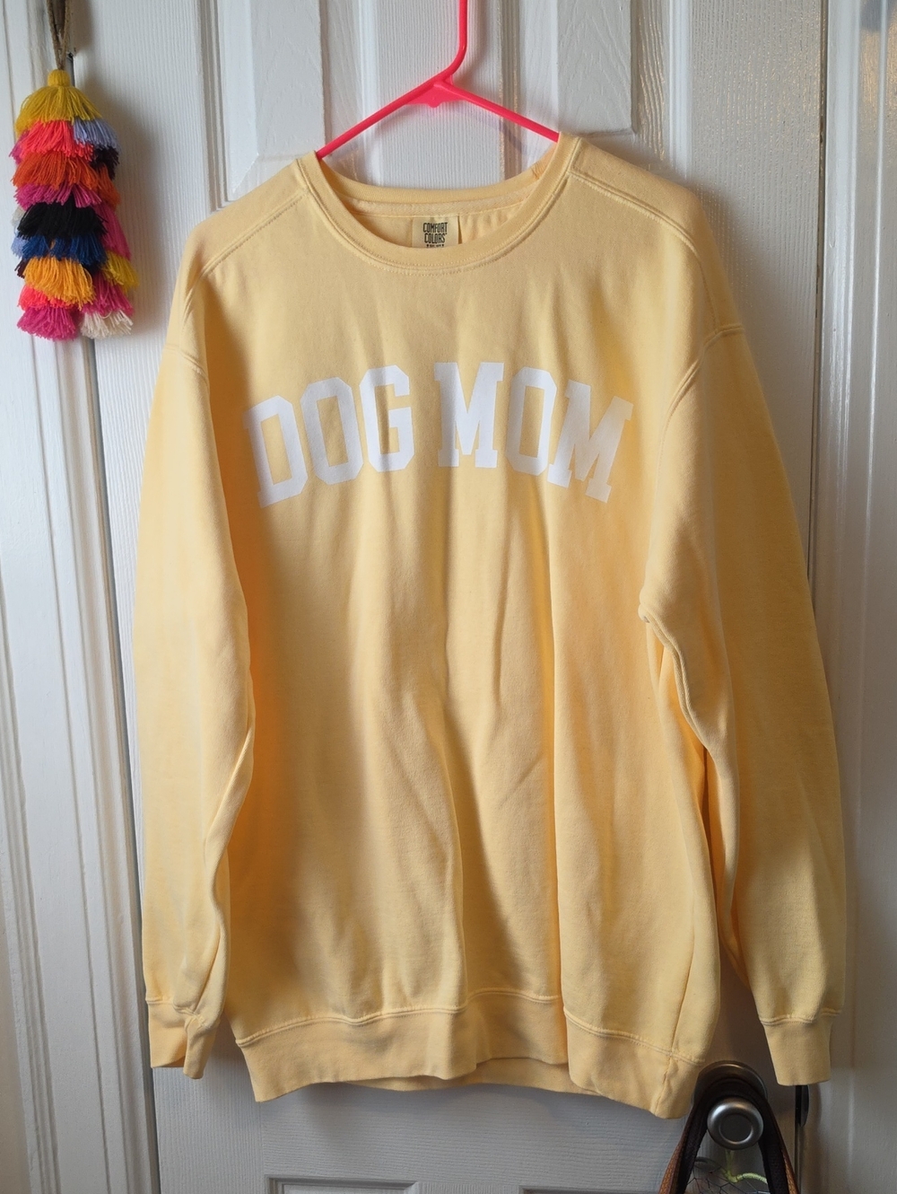 NWOT COMFORT COLORS Dog Mom Crewneck Sweatshirt - Soft Yellow